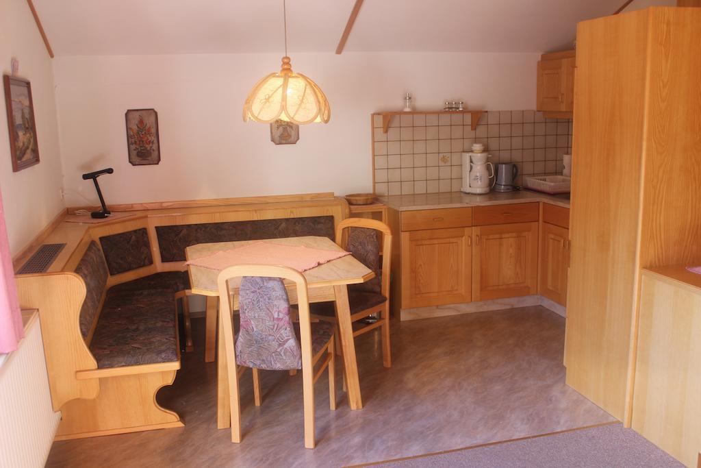Haus Bergblick Apartman Bad Kleinkirchheim Szoba fotó