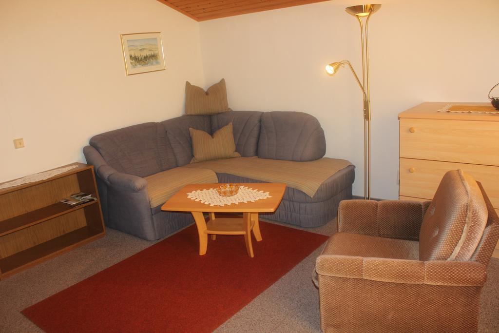 Haus Bergblick Apartman Bad Kleinkirchheim Szoba fotó